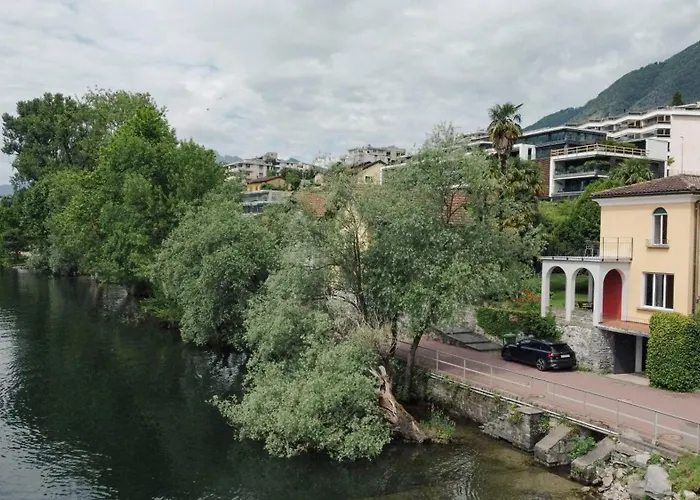 Uferhaus Luccio 펜션 *