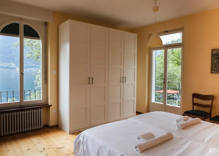 펜션 Uferhaus Luccio Minusio